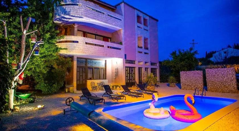 Apartments Silver Tree - Image 1