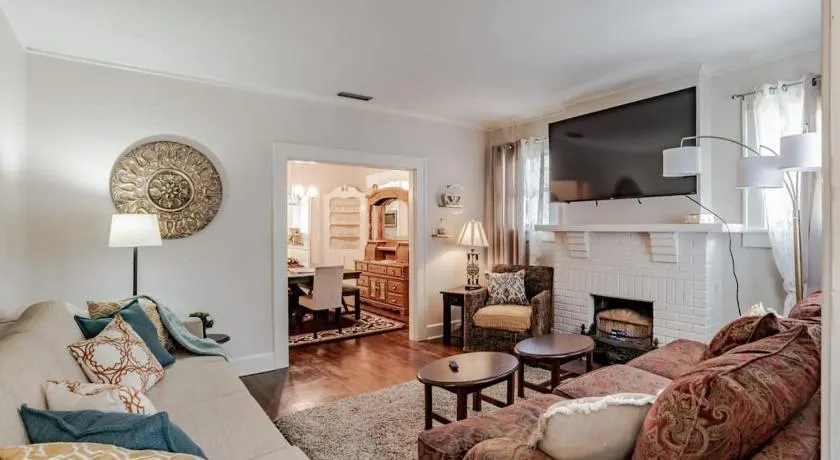 Haute on Hannon- Midtown Cottage! - Image 1