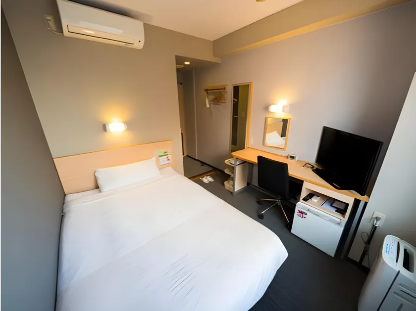 Super Hotel Yokkaichi Ekimae - Image 1