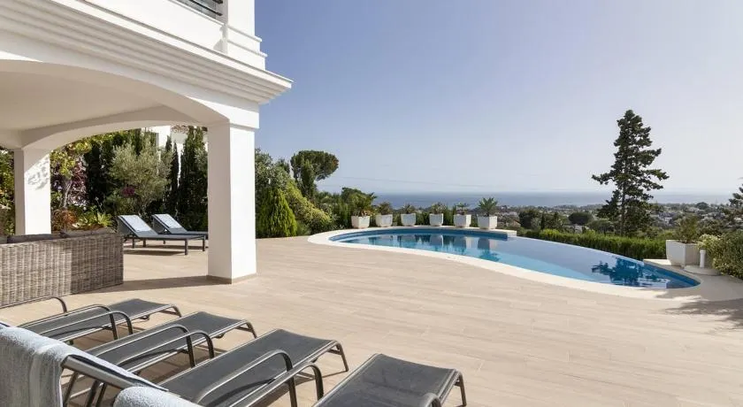 Villa mit Garten, Terrasse und privatem Pool | Strandblick | Perfekt für die Arbeit von Zuhause - Image 1