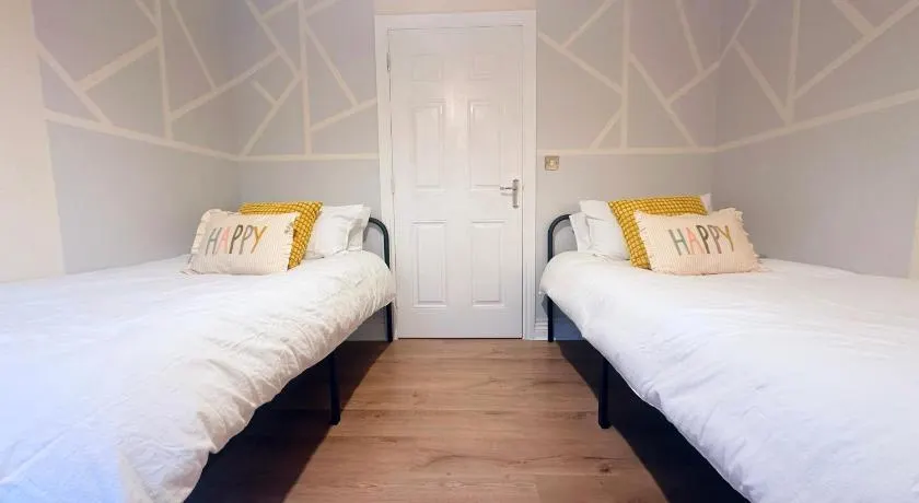 Wembley Stadium Area Rooms - Image 1
