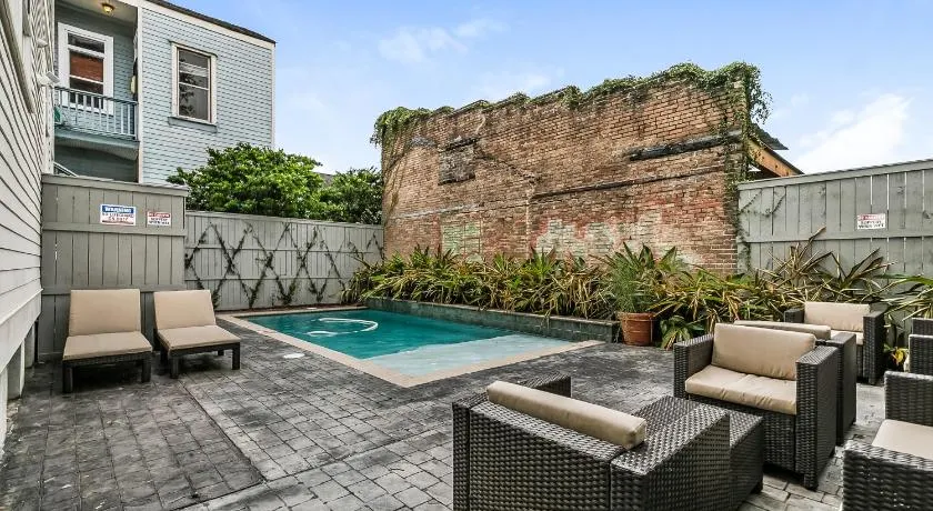 Spacious 2BR in Prime Garden District Location w Pool - Image 1