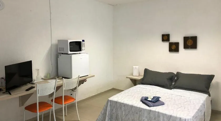 Casa edícula no centro com Smart TV - Image 1