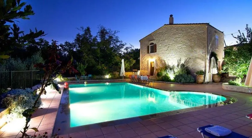 Allaria Villa Traditional Villa - Image 1