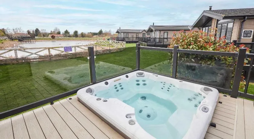 Host & Stay - Roseberry View Lodge Retreat - Image 1