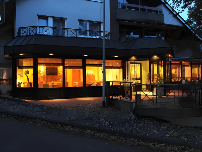 Parkhotel - Image 1