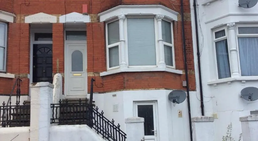 96 Rochester Street - Image 1