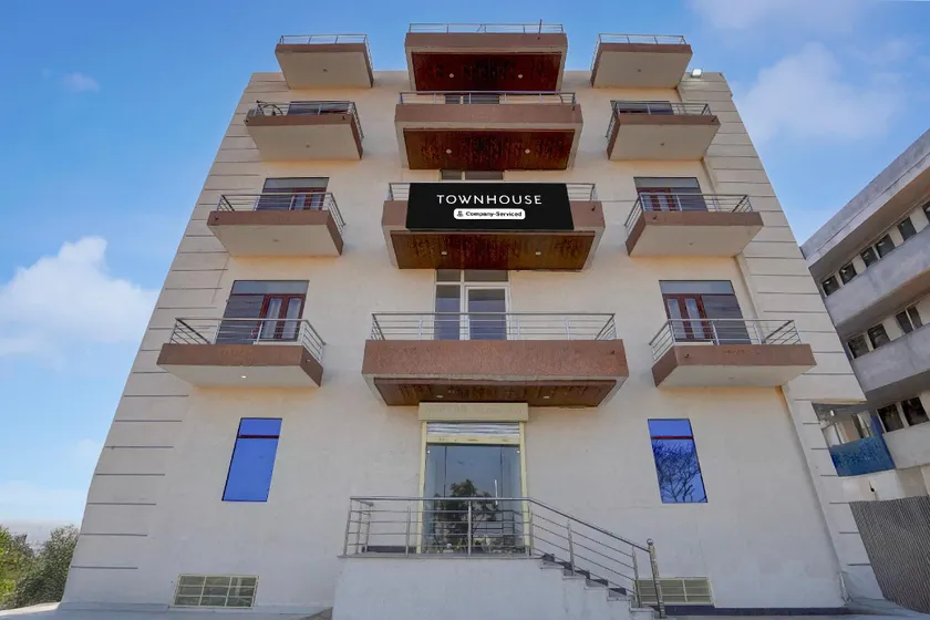 Townhouse Manipal University Highway King Bagru Formerly Golden Hotel - Image 1