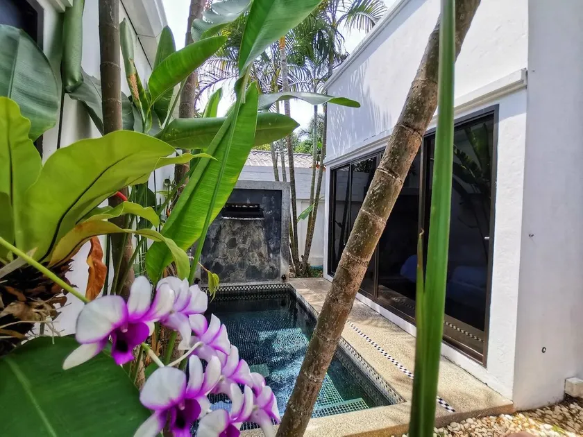 Coconut Grove Boutique Hotel - Image 1