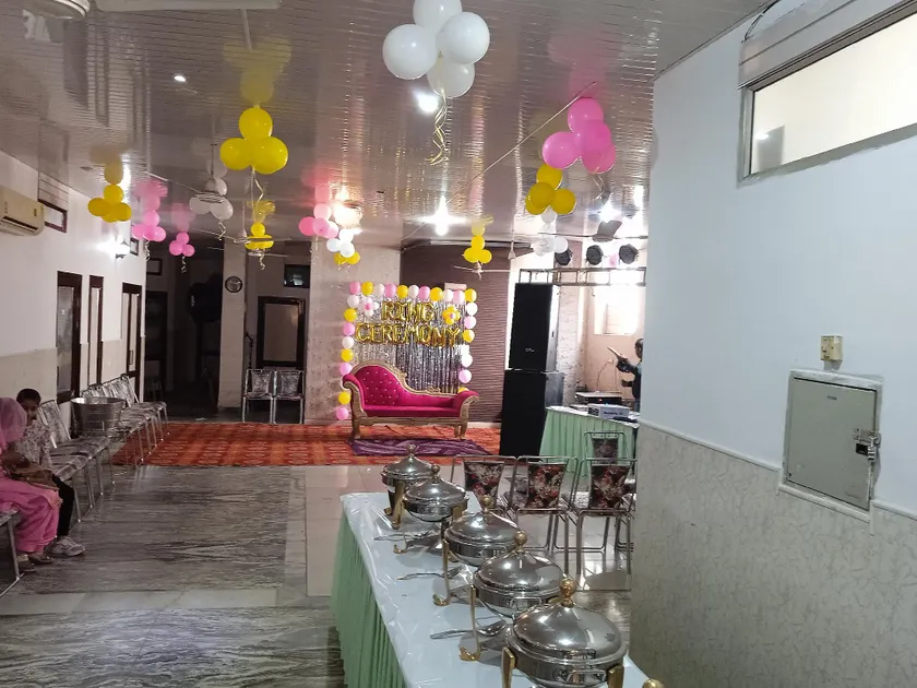 RAJ MAHL HOTEL - Image 1