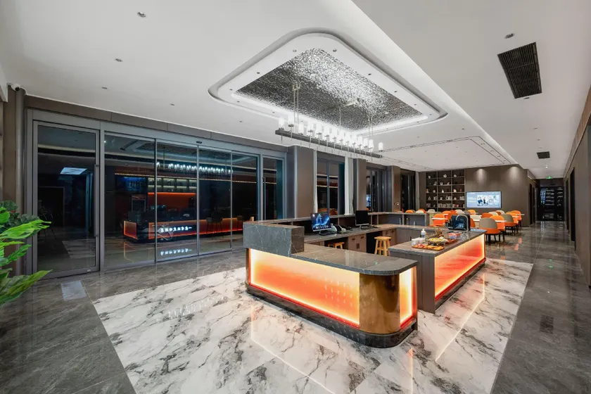 Kelly Smart Cinema Hotel - Image 1