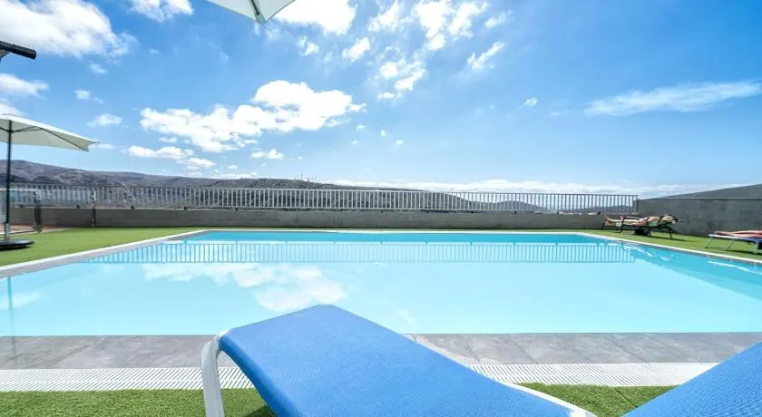 Santa Claudia - Image 1