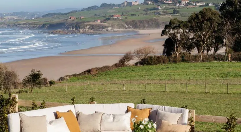 Wishome-Una increíble villa junto a la playa de Oyambre para disfrutar septiembre - Image 1