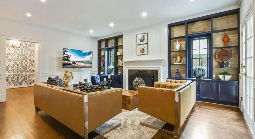 Luxe Cozy Buckhead 4BD 3 5 Private Sleeps 8 - Image 1