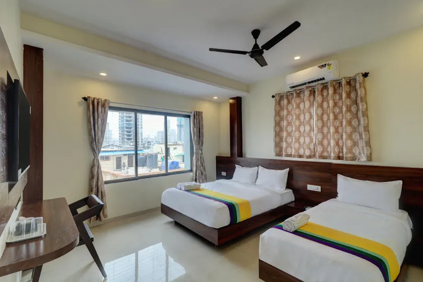 Hotel Victoria Park - Masjid Bunder - Image 1