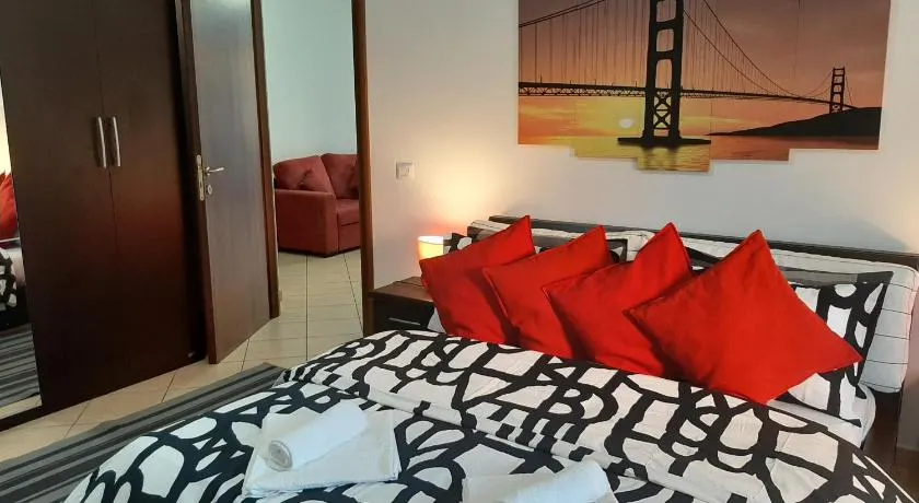 Hillary E Vale Room - Image 1