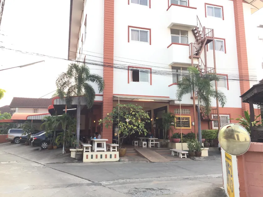 Porn 2 Hotel - Image 1