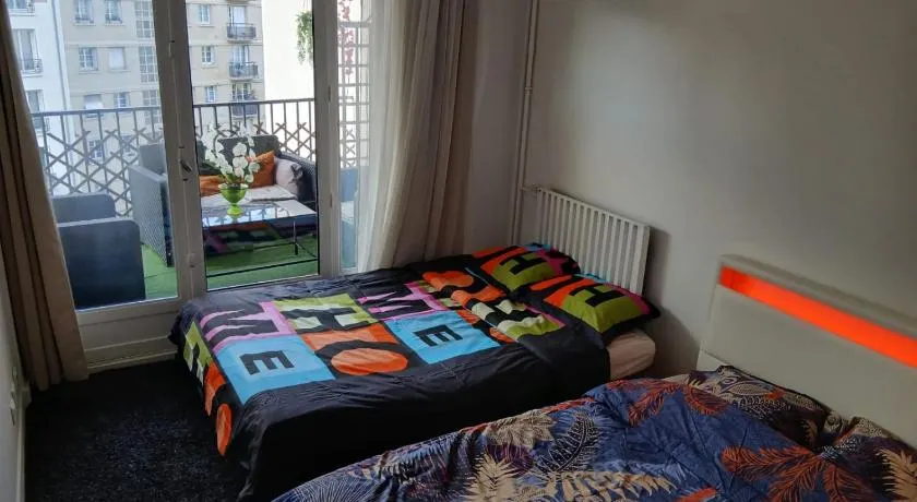 Chambre pour 4 chez Rihani près de la Tour Eiffel - Image 1