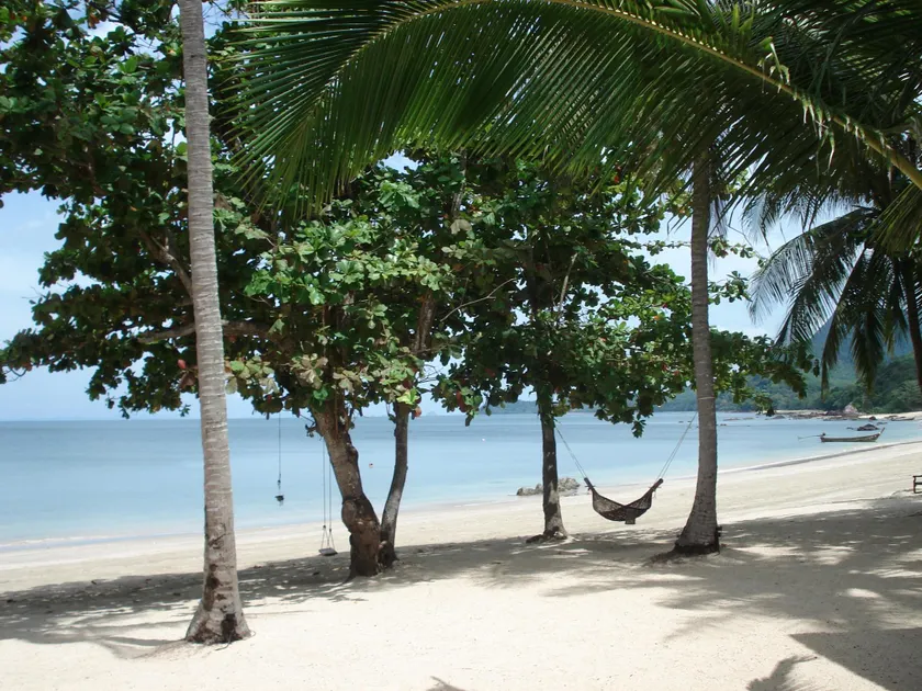 KOH JUM LODGE - Image 1