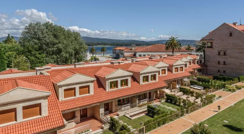 Apartamentos La Toja - Image 1