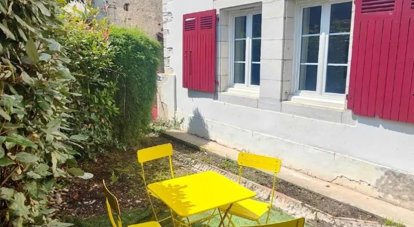 Appartement Bayonne dans maison basque avec jardin - Image 1