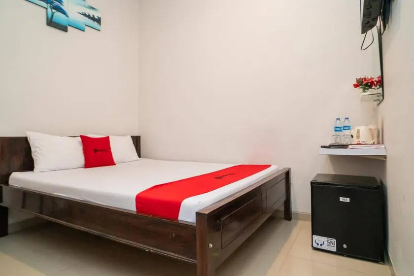 RedDoorz at MERR Rungkut Jl Gunung Anyar - Image 1