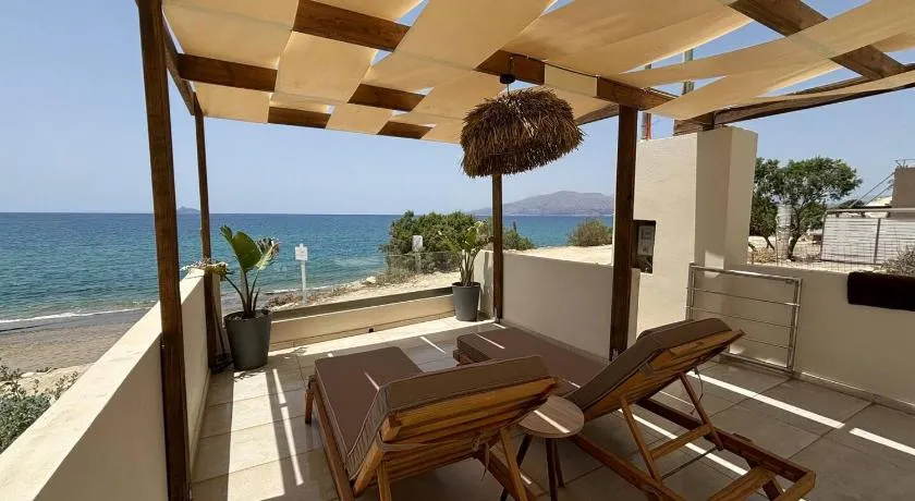 Stella & Eleni Suite With Shared Pool & Open View - Image 1