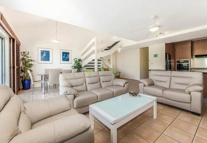 Unit 9 Viewcrest 3 Bedroom 24 Viewland Drive - Image 1