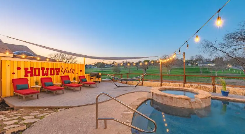 Stunning Pool overlooking Golf course & Game room - Image 1