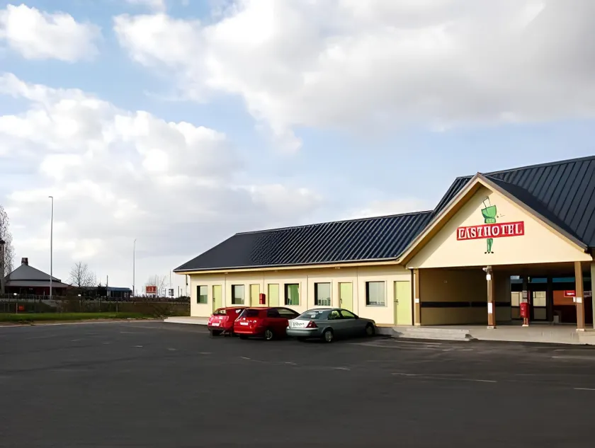 Fasthotel Orléans Nord Artenay - Image 1