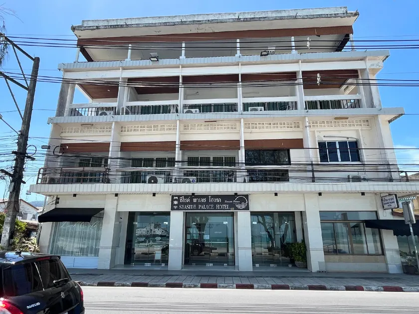 Seaside Palace Hotel - Image 1