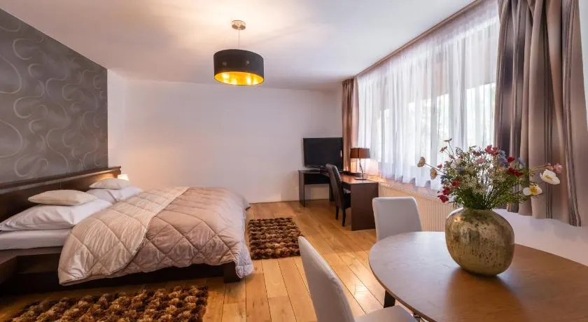 Archa hotel - Image 1