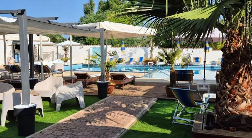 Le Palme Holidays - Image 1