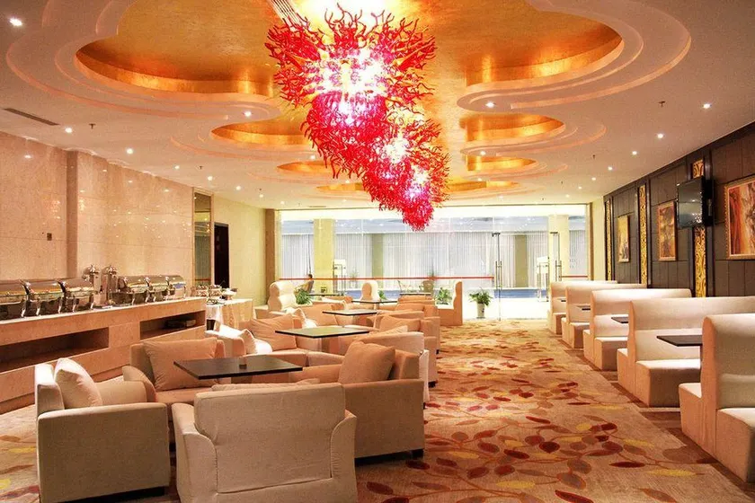 Xingyu Tangsuge Desert Hot Spring Hotel - Image 1