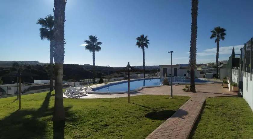 Moderno Loft en Urb La Marina - Image 1