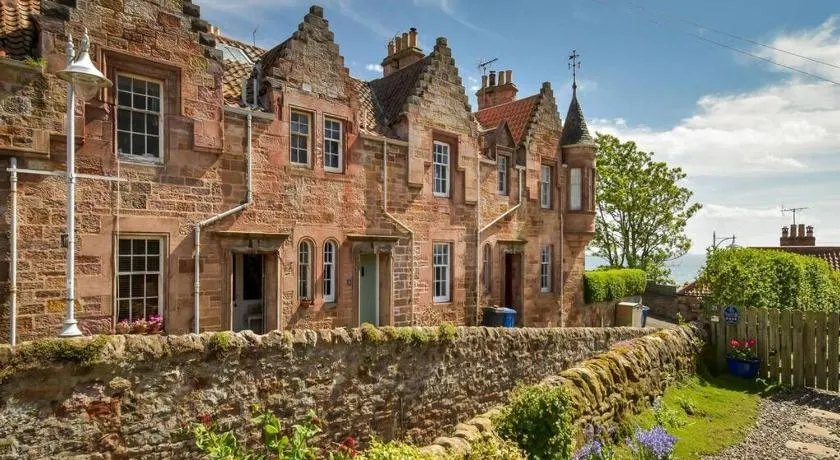 3 Castle Terrace - Image 1