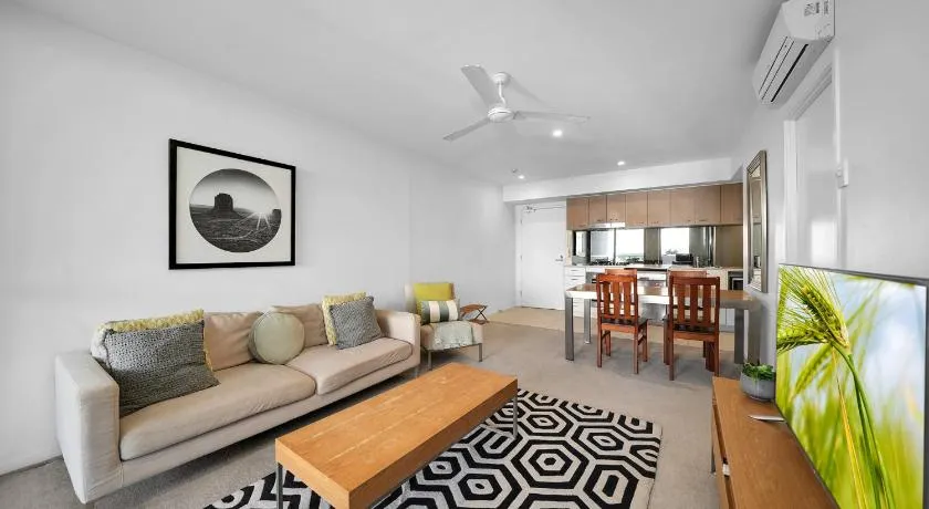 Mowbray East Apartments - Image 1