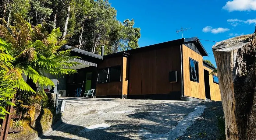 The Cozy Cottage-With elevated views - Image 1