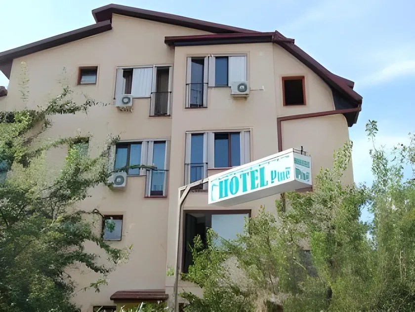 Hotel Pine - Image 1