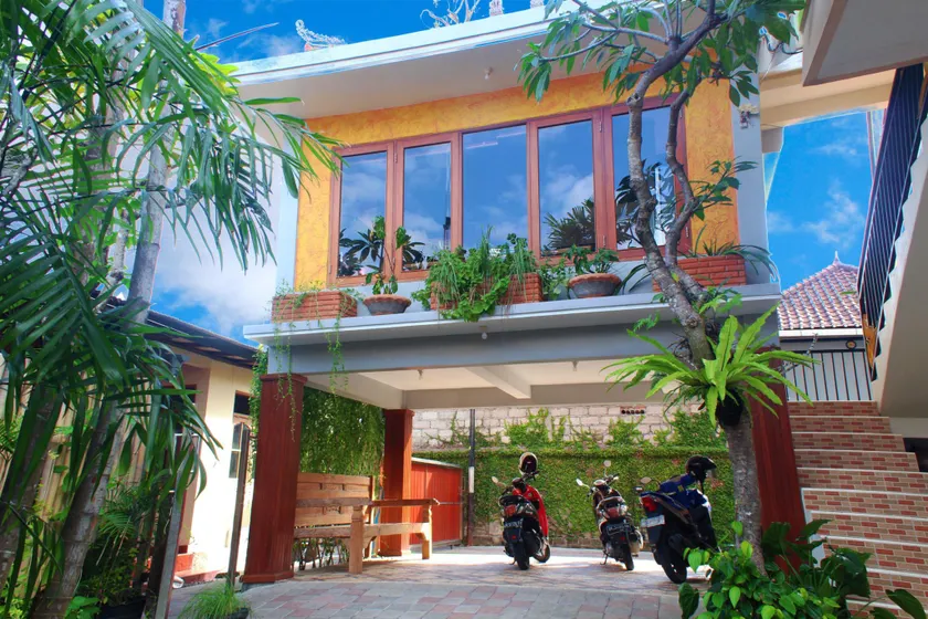 CR Tris Rooms Seminyak - Image 1