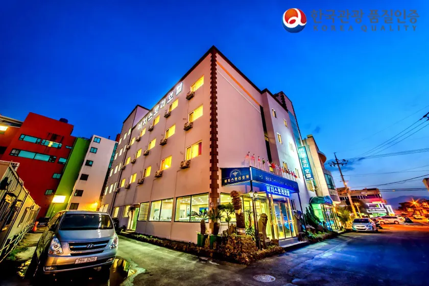 Beach Story Hotel - Image 1