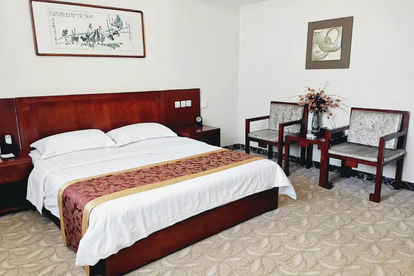 Moyu Hotel - Image 1