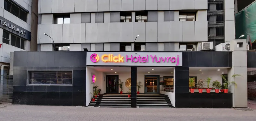 Click Hotel Yuvraj Surat - Image 1