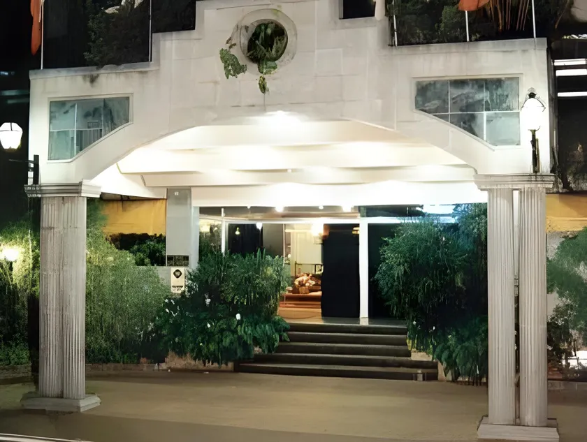 Virgilius Palace Hotel - Image 1