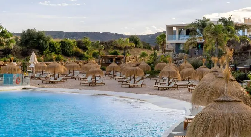 Lujo y Playa Caribeña en Estepona - Image 1