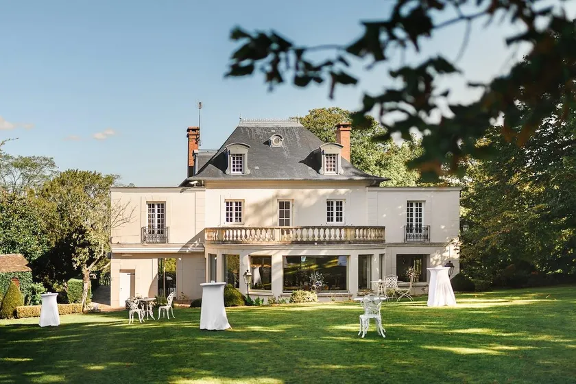 Luxury French Villa with Indoor Pool Spa & Tennis Near Paris - Image 1
