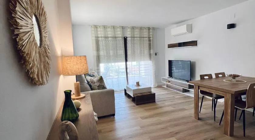 Apartamento en salou a 20m Playa! REFORMADO NUEVO - Image 1