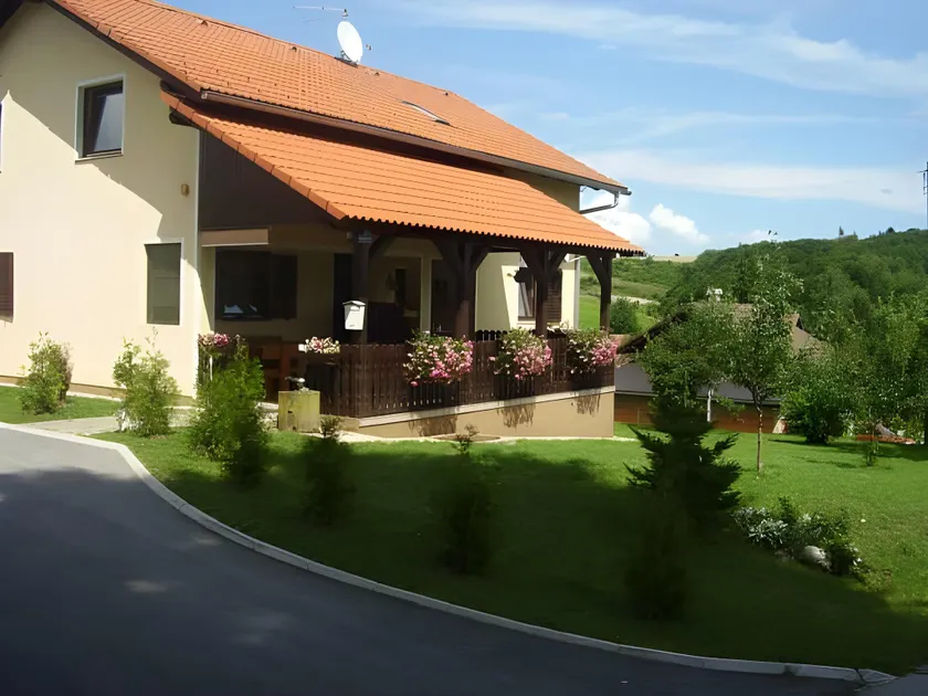 House Petra - Image 1
