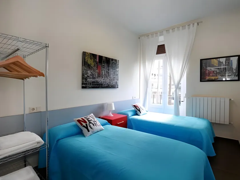 Reino de Valencia Apartments - Image 1