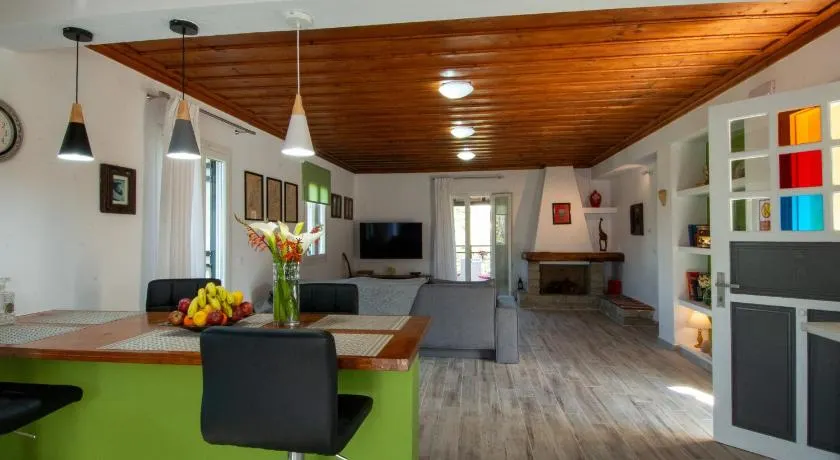 Mina's Loft & Apartment - Image 1